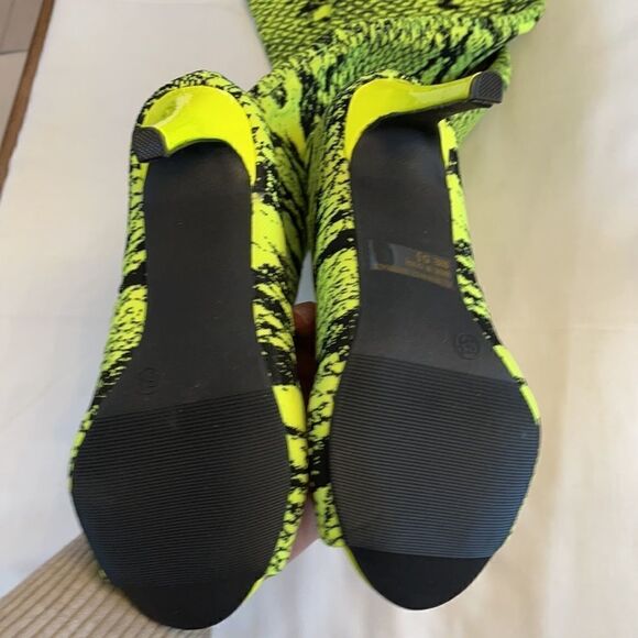 WILD DIVA OVER KNEE PEEP TOE SNAKE MOTIF B… - Picture 6 of 8